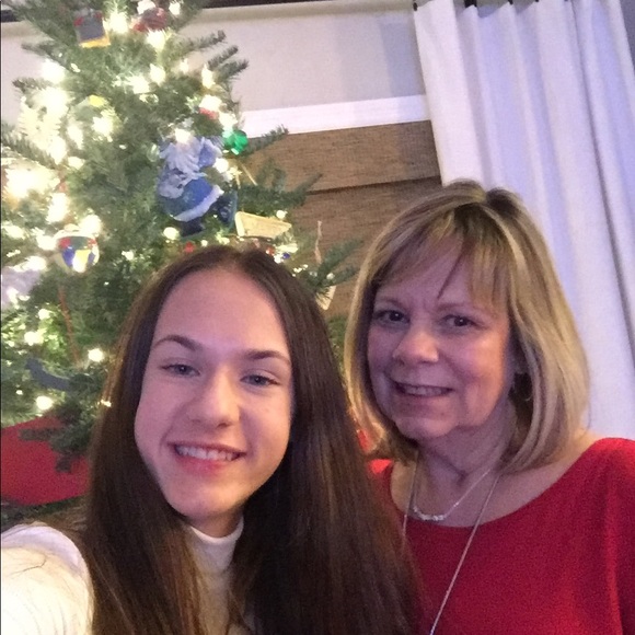 Meet your Posher, Kari - Picture 1 of 1